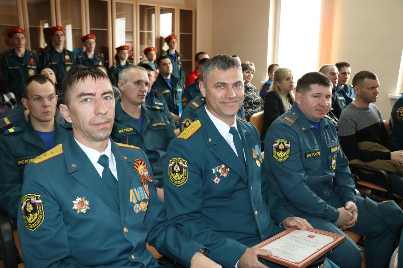 Смелось и отвагу уссурийских пожарных отметили высокими наградами |  28.04.2023 | Уссурийск - БезФормата